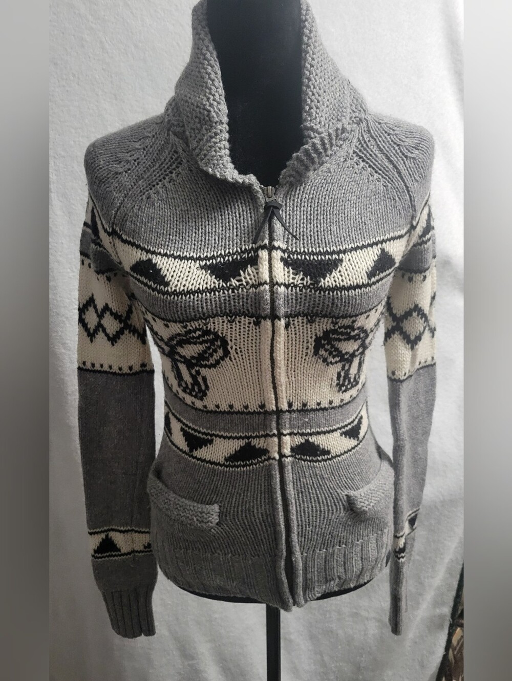 Vintage TNA Aritzia Small Lambswool Knit Zip Up Cardigan Graphic Sweater Grey